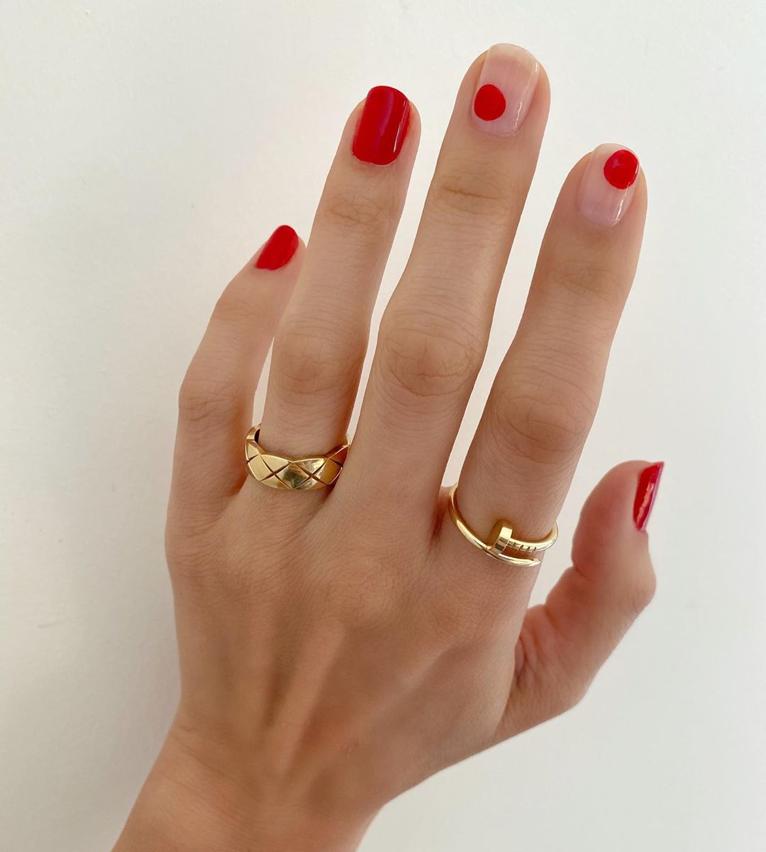Paznokcie na wesele - jaki manicure będzie rządził w 2020 roku?
