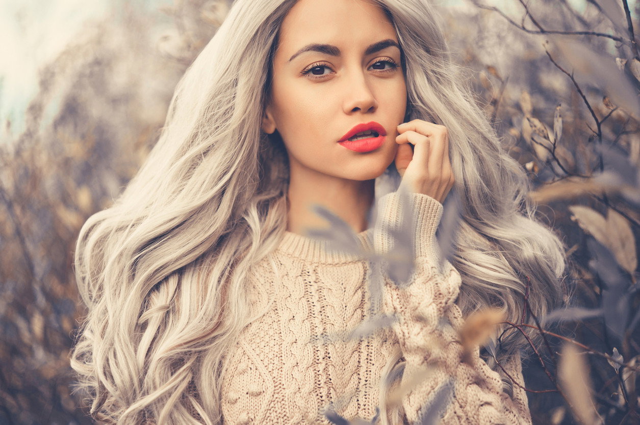 modny kolor włosów steel blond
