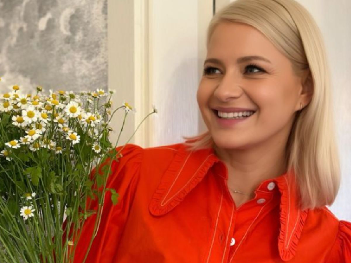 kożuchowska w dzianinowej sukience