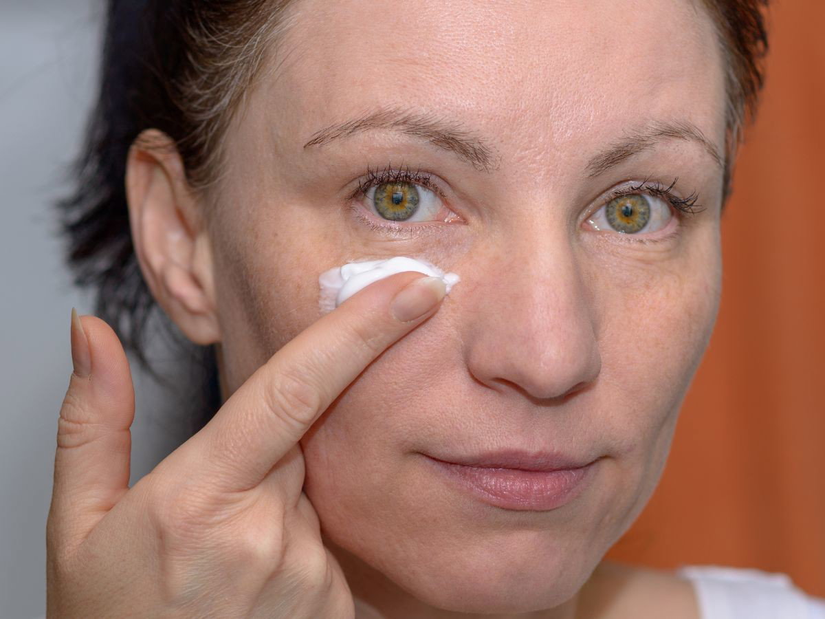 Nawilżająco-ochronny krem do twarzy SPF 50 Eveline Cosmetics - 2024-06-03T173514