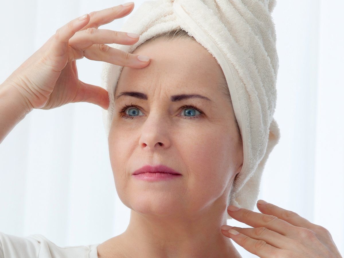 Nawilżająco-ochronny krem do twarzy SPF 50 Eveline Cosmetics (93)