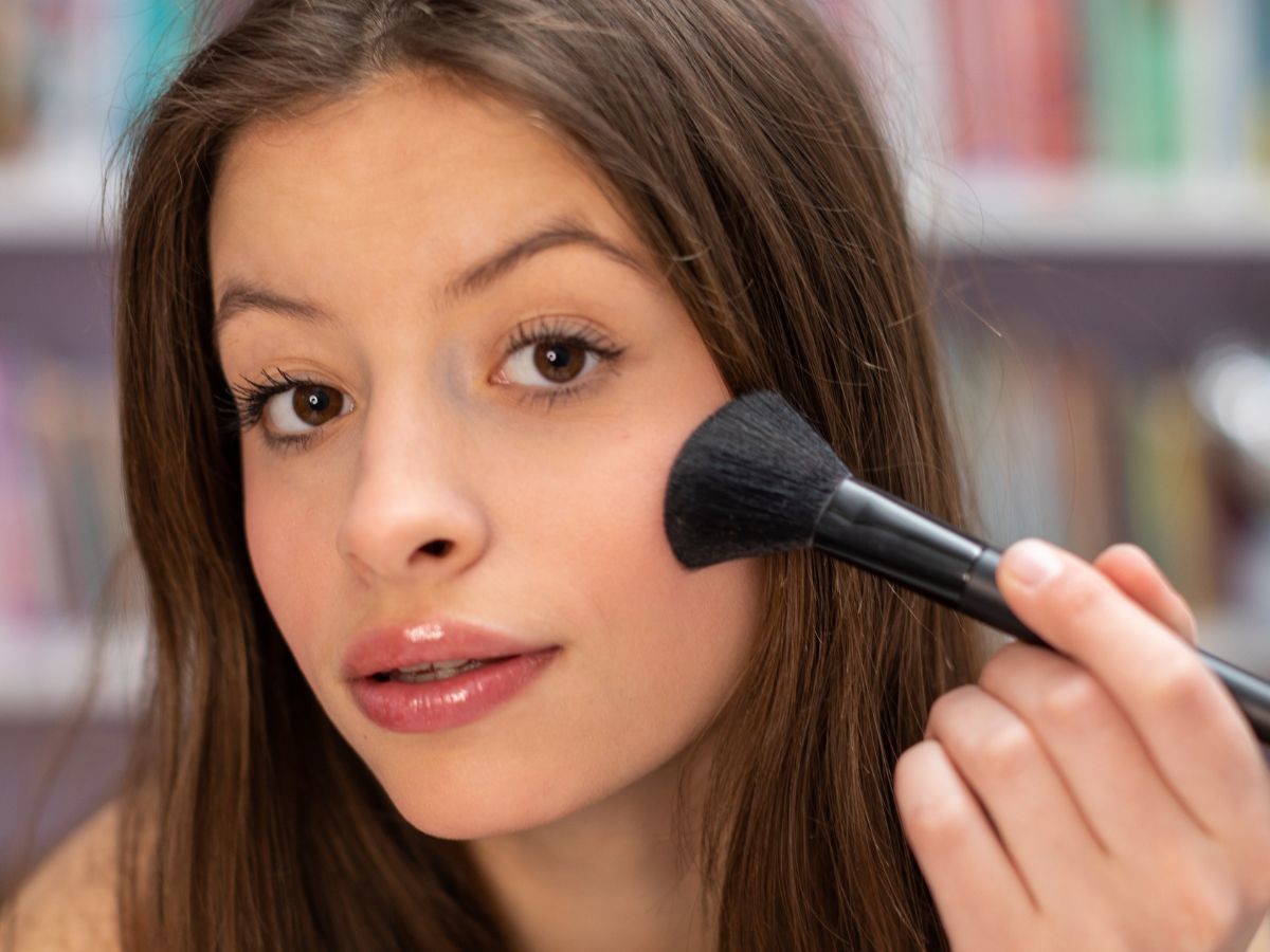 Nawilżająco-ochronny krem do twarzy SPF 50 Eveline Cosmetics (38)