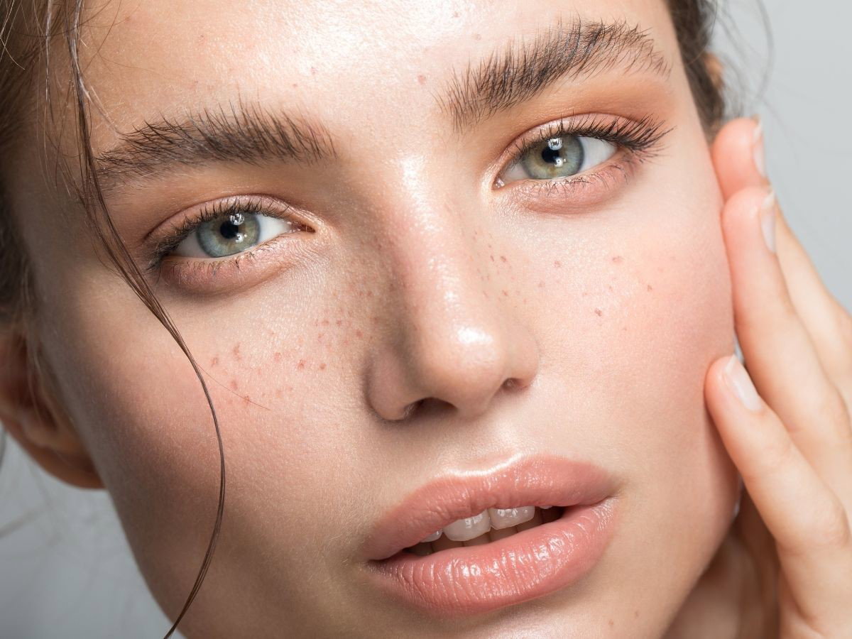To nawilżające serum z ceramidami to hit! „Glow, które pozostawia na skórze jest przepiękne i zachwycające”