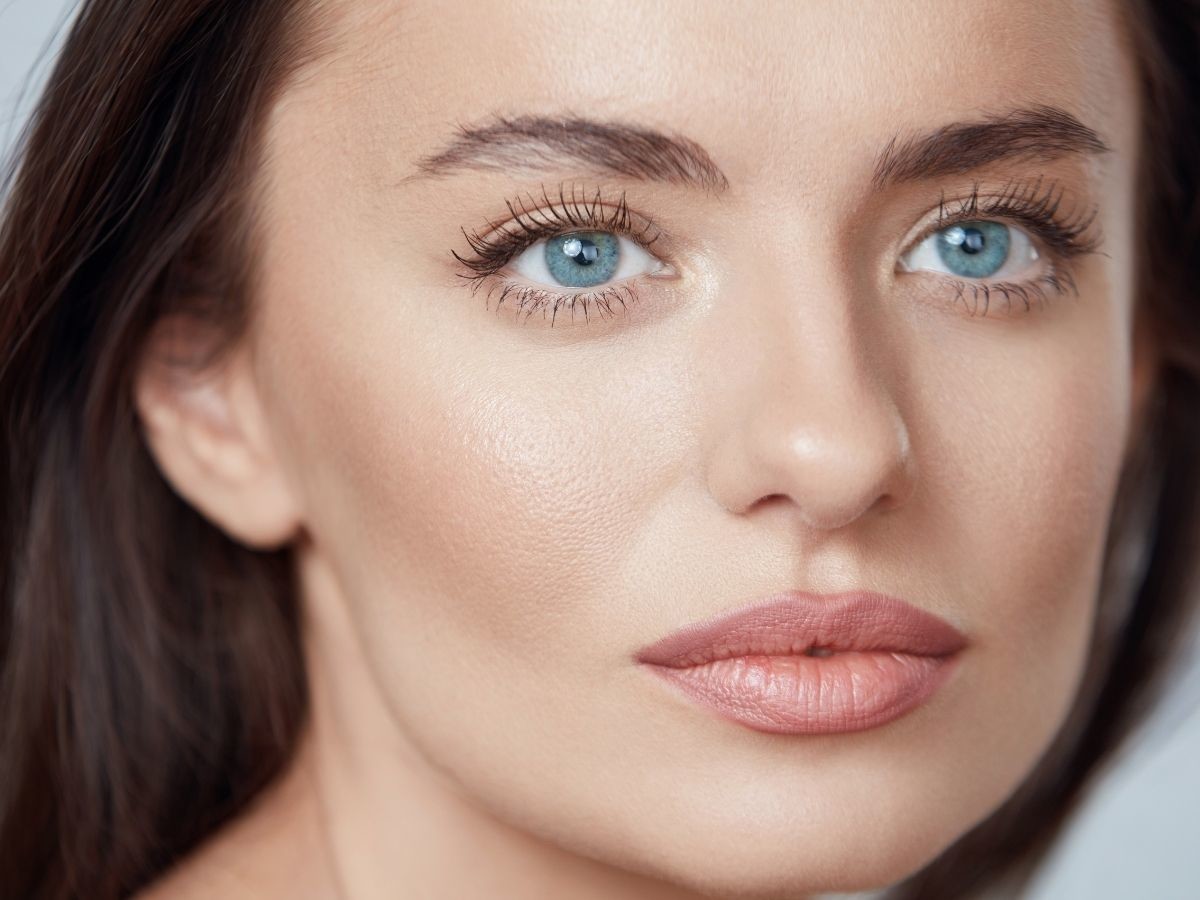 kryjące podkłady idealne na wesele! Wygładzają skórę jak Photoshop i są supertrwałe