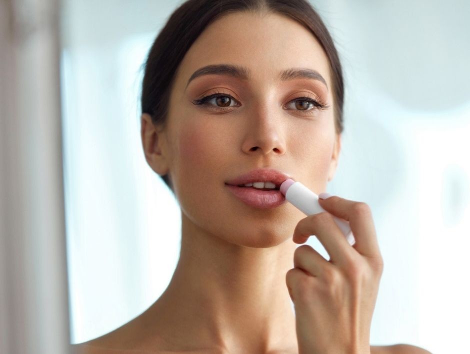 domowy zabieg do powiększania ust Eveline lip Therapy