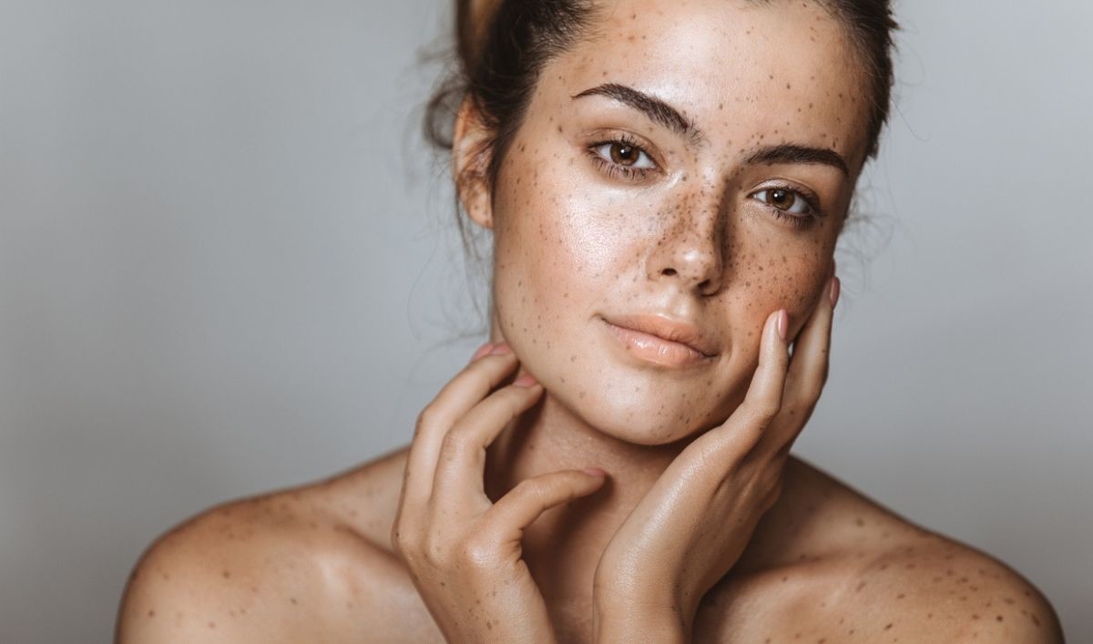 zamiennik bazy Charlotte Tilbury Flawless Finish - rozświetlona cera