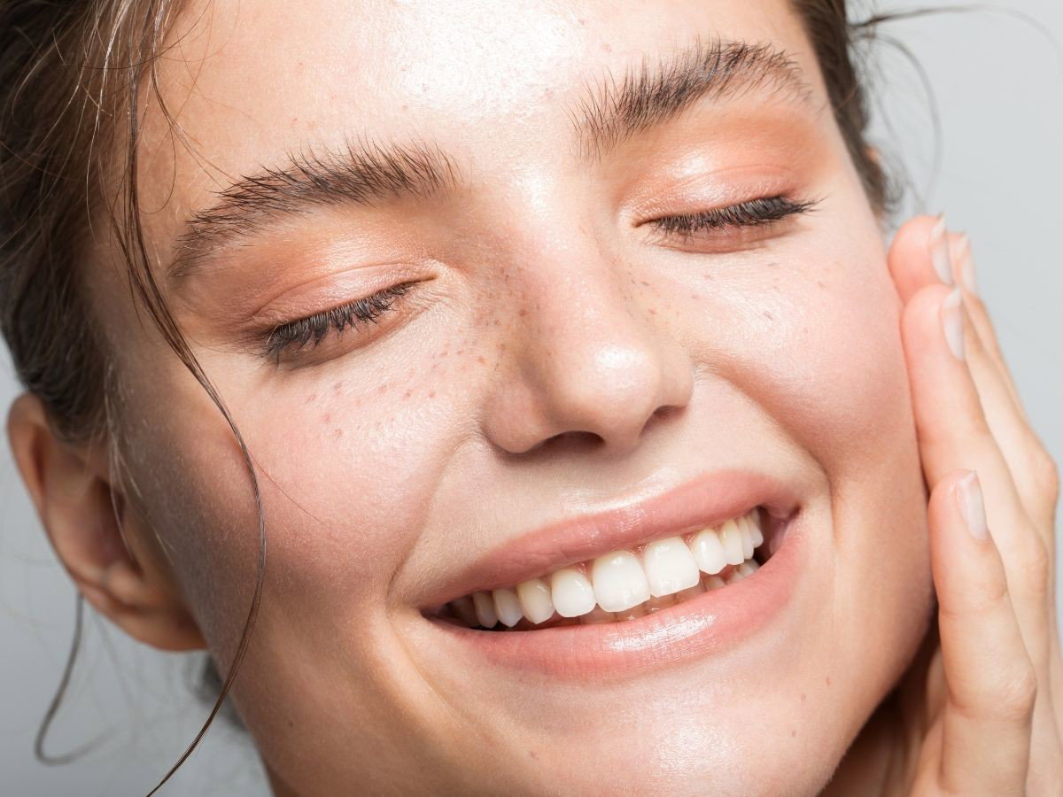 To naturalne serum z ceramidami to hit! „Skóra wygląda lepiej, jest gładsza, miękka, promienna”