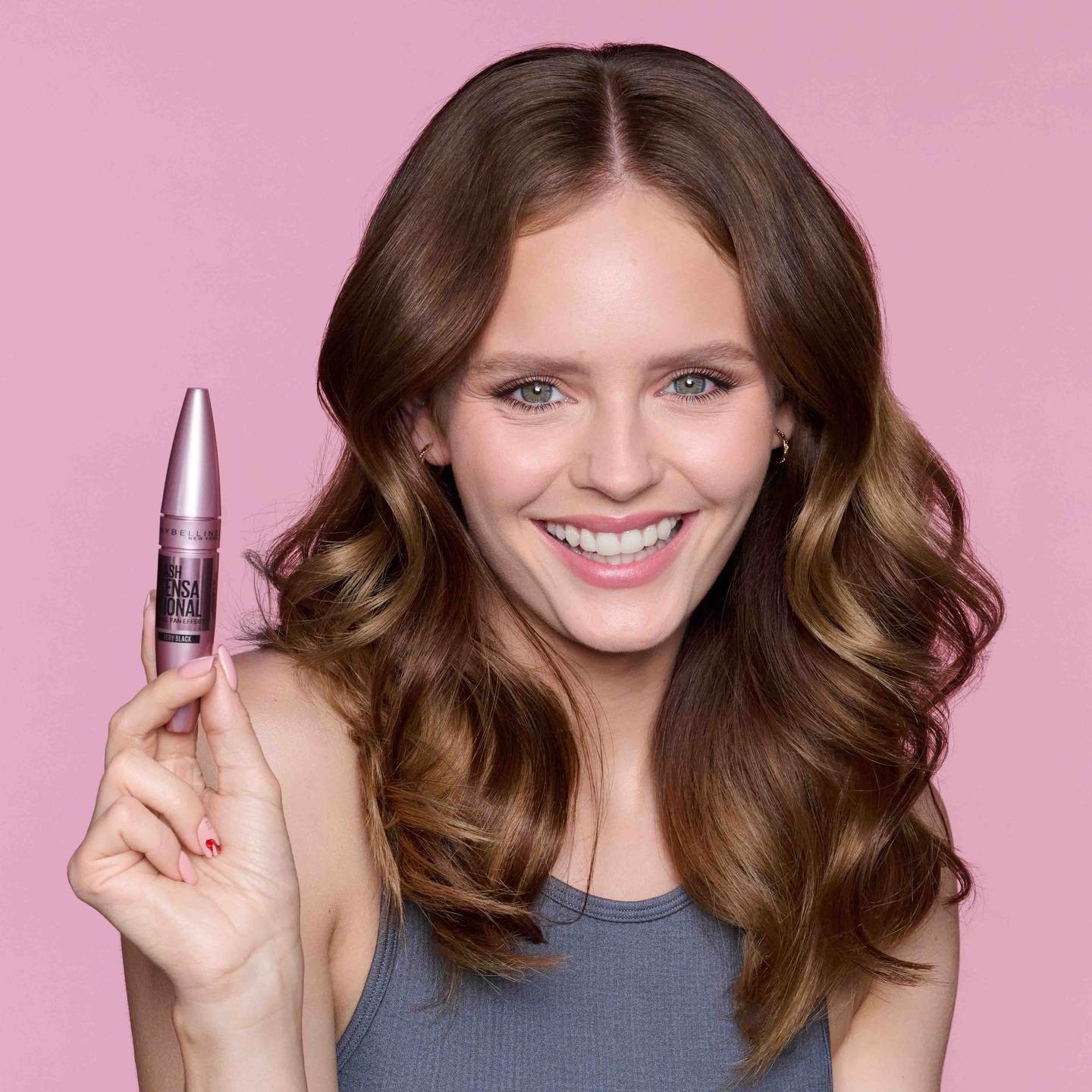 Olga Kalicka z tuszem do rzęs Maybelline Lash Sensational