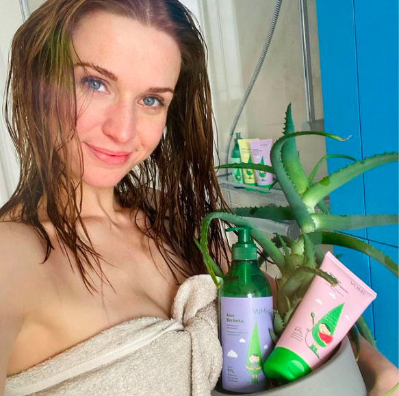 Julia Kamińska używa kosmetyków Yumi