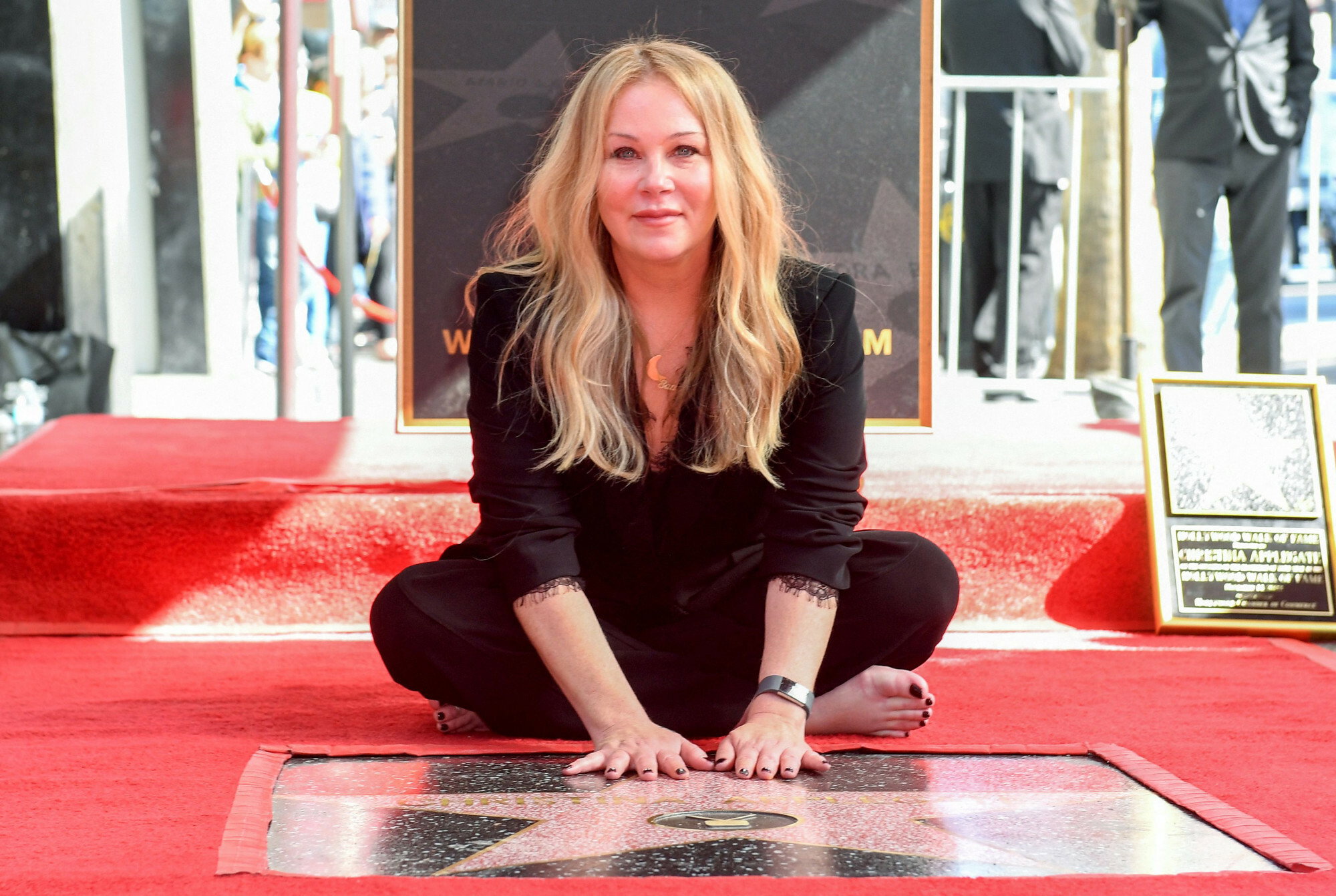 Christina Applegate porusza się o lasce 3