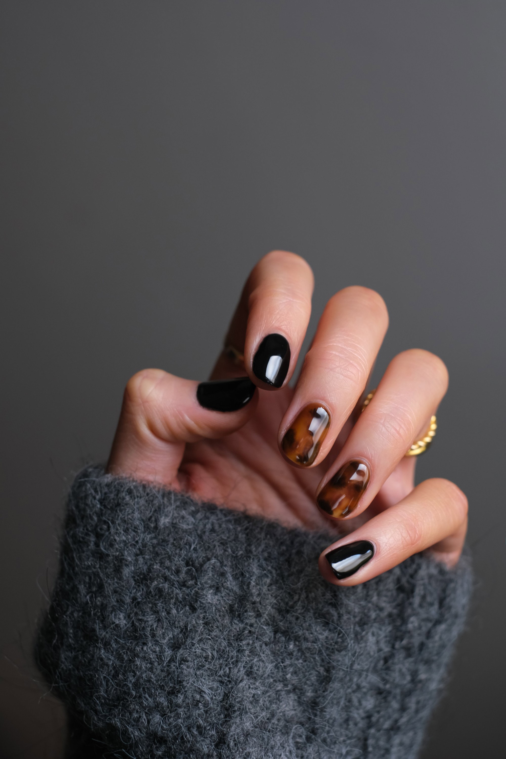 manicure hybrydowy zrobiony w lampie Semilac z promocji Rossmanna