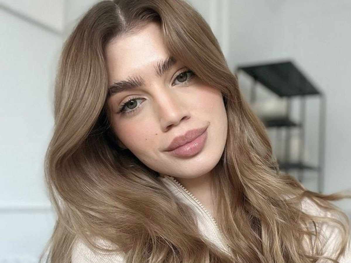 Gwiazda Top Model używa lekkiego podkładu z witaminą C od Clinique