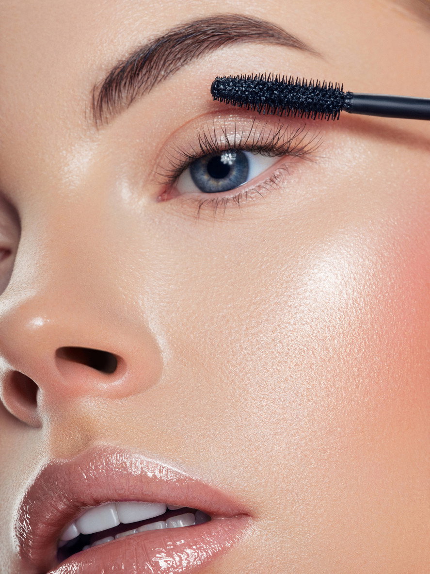makijaż oczu tuszem Maybelline, Sky High