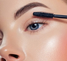 makijaż oczu tuszem Maybelline, Sky High