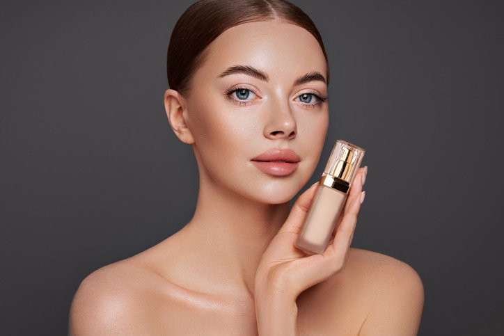 efekt po zastosowaniu podkładu Revlon Colorstay SPF20