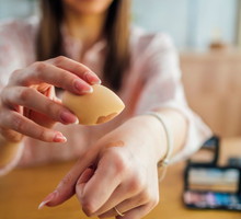 Ten lekki podkład kryjący z Rossmanna