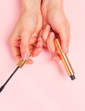 pogrubiający tusz do rzęs I Love Extreme, Crazy Volume Mascara od Essence