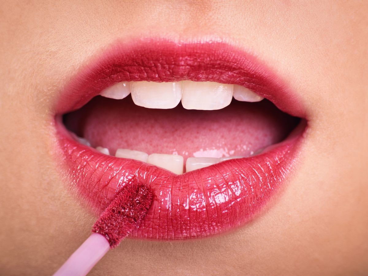 Błyszczyk powiększający usta XL Lip Maximizer polskiej marki Eveline