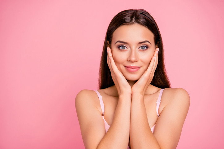 efekt wygładzonej skóry po zastosowaniu serum do twarzy