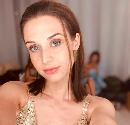 Julia Kamińska i jej starszy o 20 lat partner wzięli ślub?! Popatrzcie tylko na tę zjawiskową białą suknię