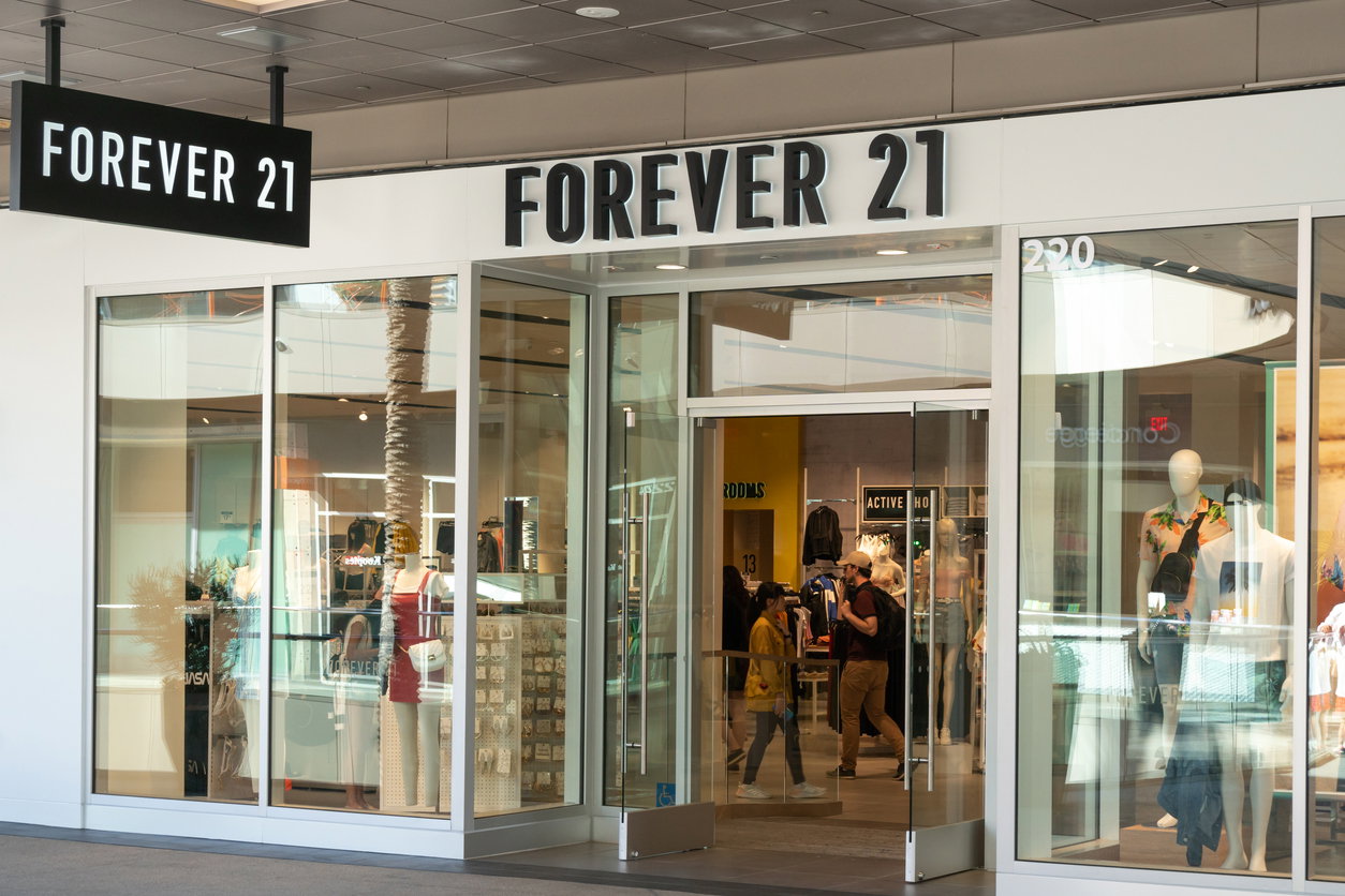 Forever 21 do zamówień plus size w gratisie dodawało… batony odchudzające