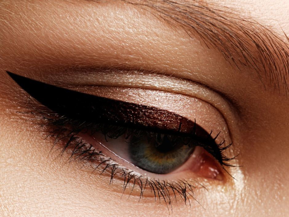 Brązowy eyeliner