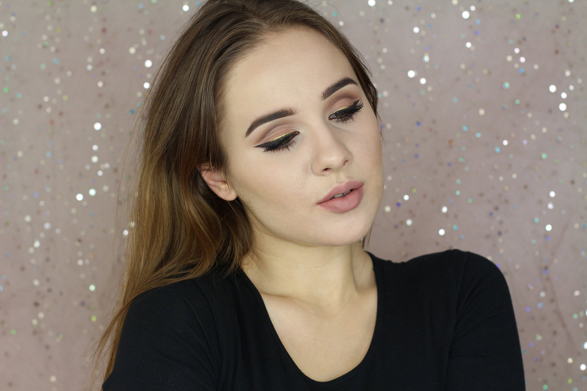 Makijaż z kreską cut crease krok po kroku