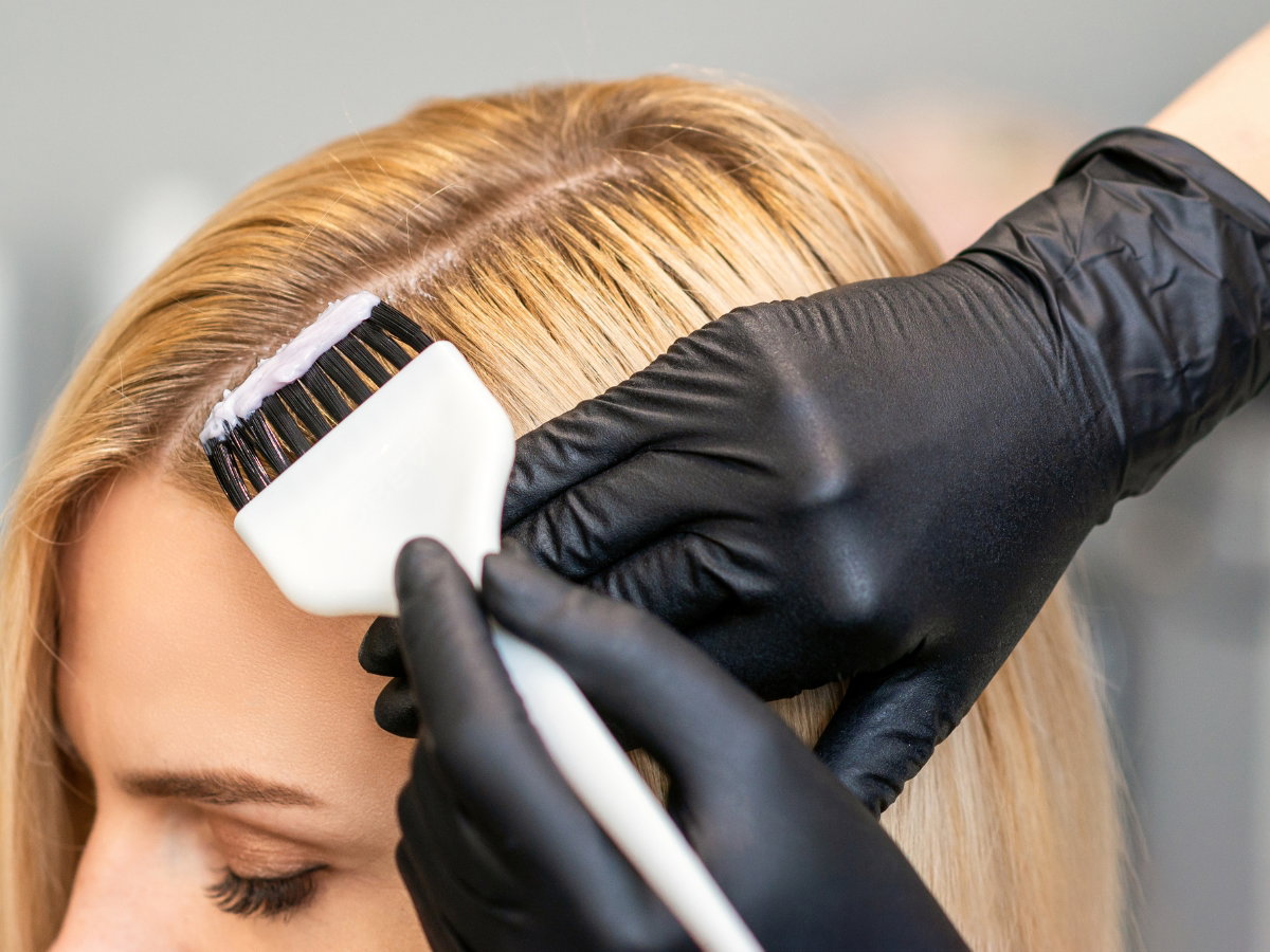 Koloryzacja włosów front blonde