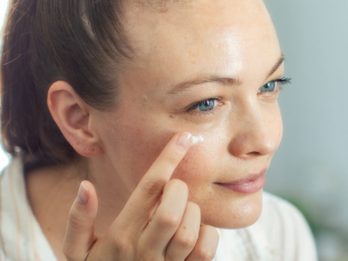 Nawilżająco-ochronny krem do twarzy SPF 50 Eveline Cosmetics - 2024-07-23T165347