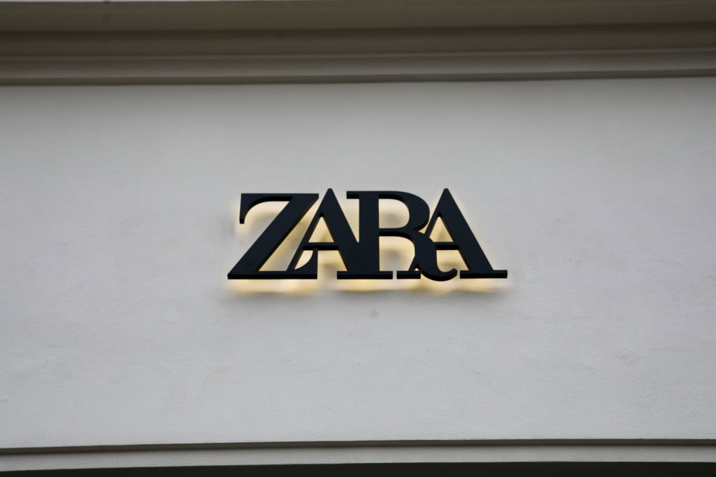Zara - viralowa sukienka