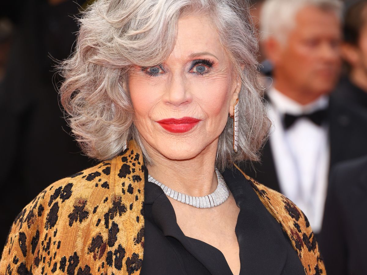 Jane Fonda w stylizacji dla kobiet 70+