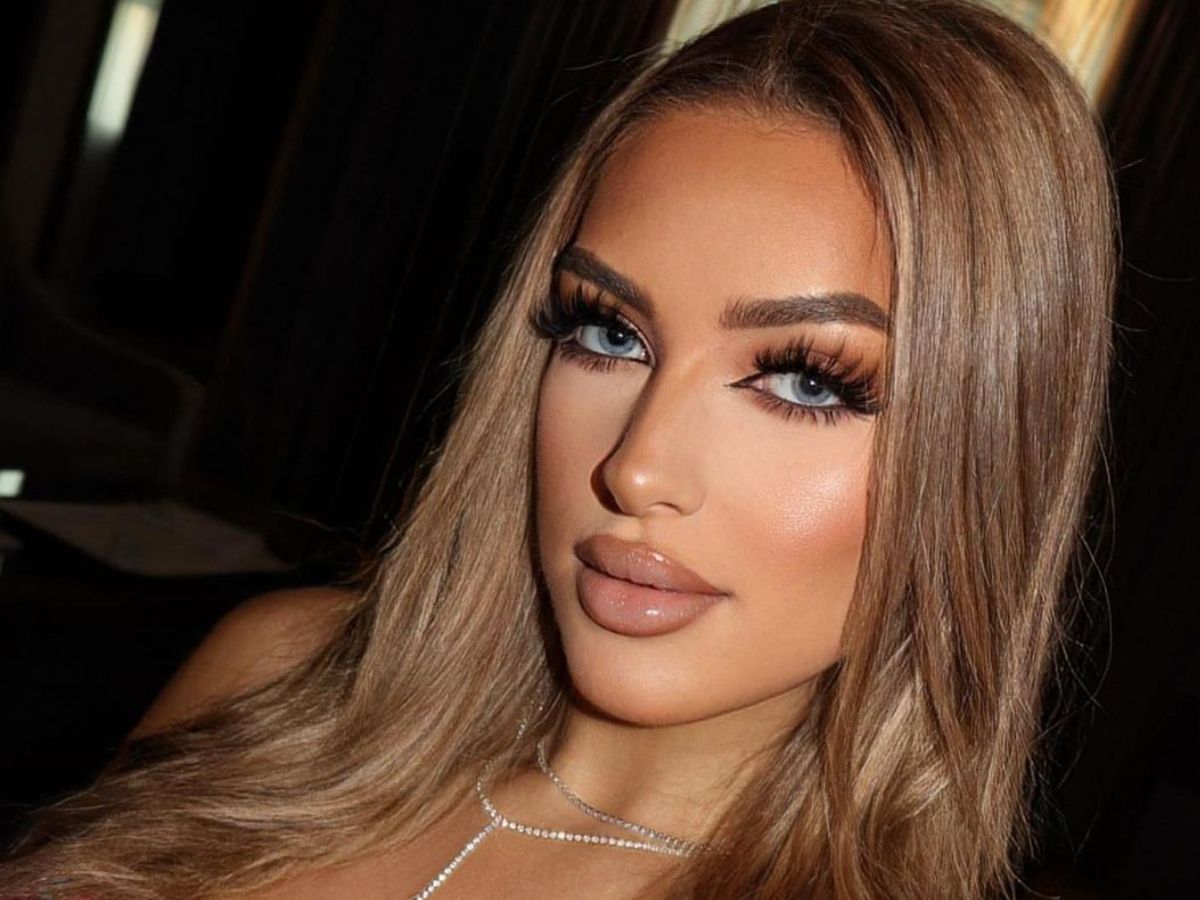 Russian manicure to luksus, przepych i elegancja. Te modne paznokcie na jesień 2024 uwielbia Caroline Derpienski