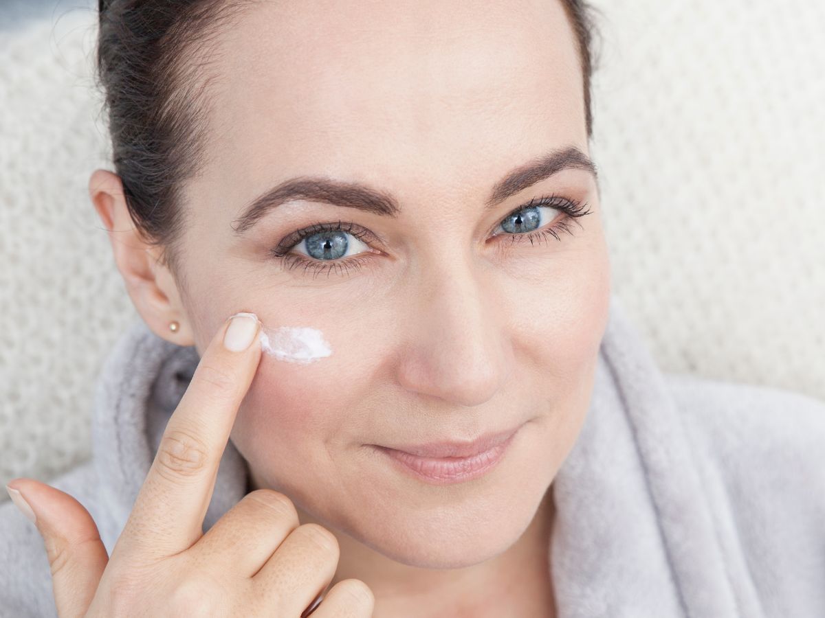 Nawilżająco-ochronny krem do twarzy SPF 50 Eveline Cosmetics - 2024-08-23T175124