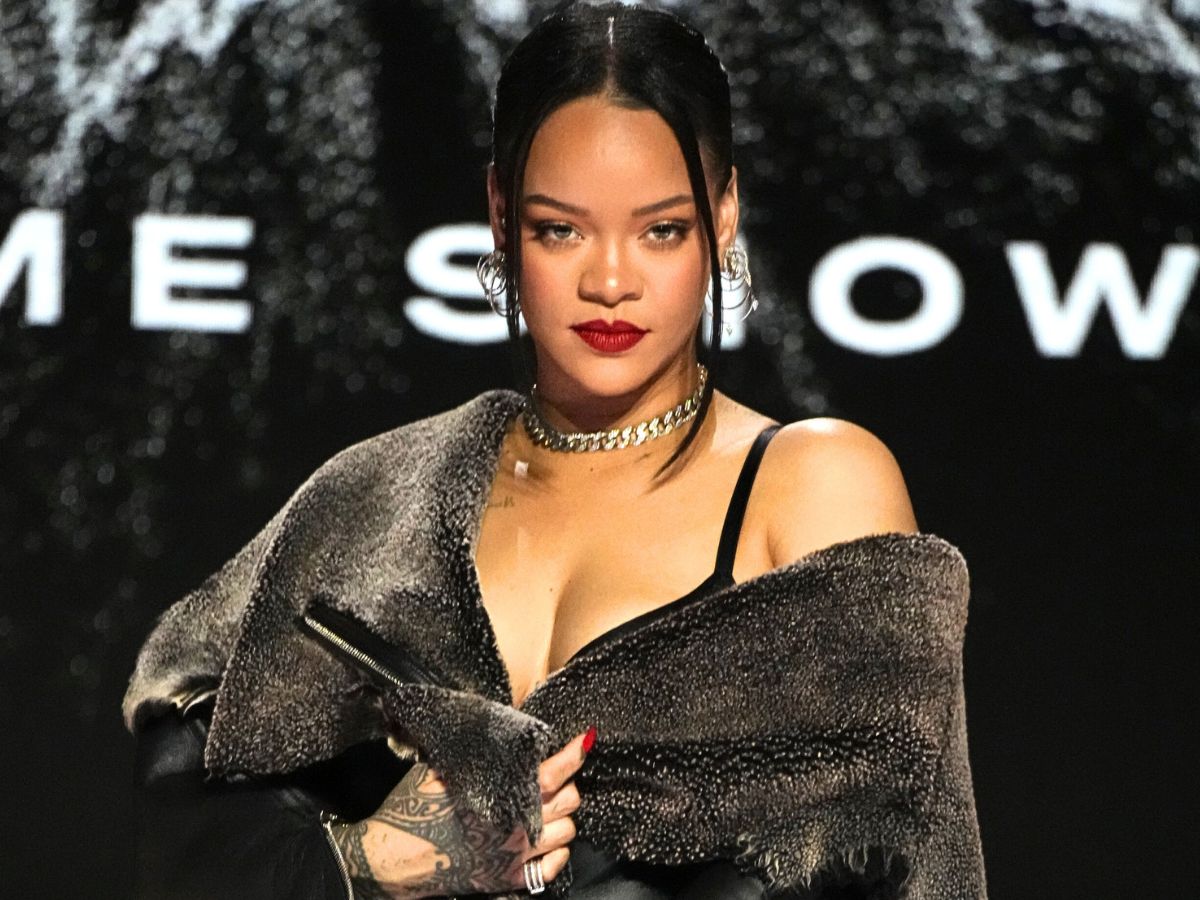 O tym, jak pachnie Rihanna, krążą już legendy. Używa luksusowych perfum z karmelem, a ich zamiennik z Zary kosztuje tylko 99 zł