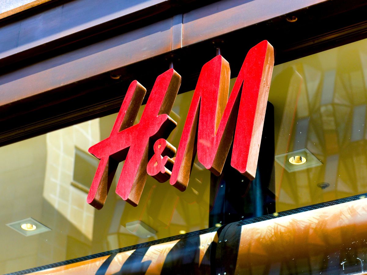 Płaszcz jesienny w stylu royalsów to must-have, a ja dorwałam go w H&amp;M! Jest jeszcze dostępny, ale zaraz się wyprzeda