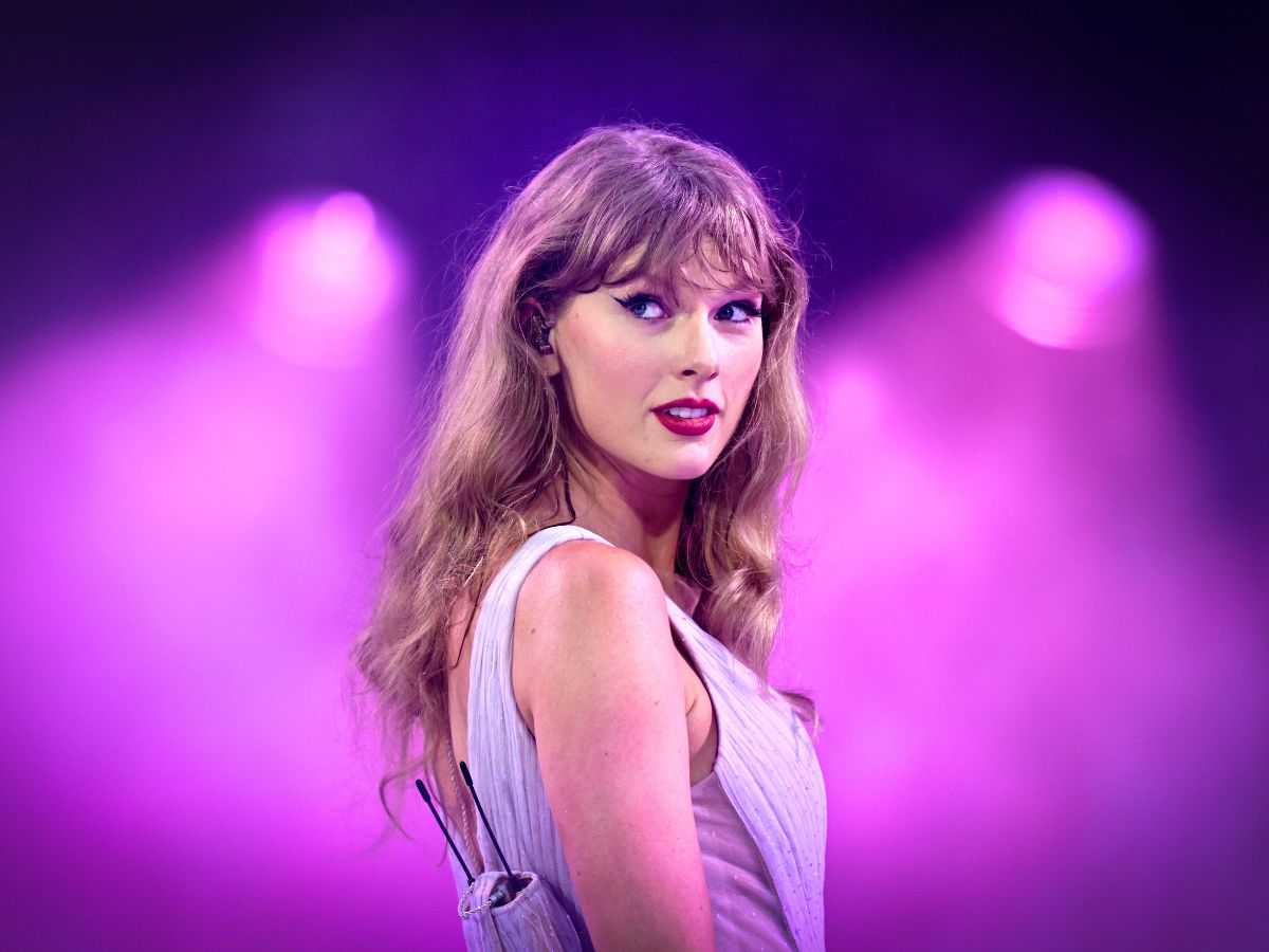 Mamy czym się chwalić! Taylor Swift wygląda obłędnie w body polskiej marki. Must-have na jesień