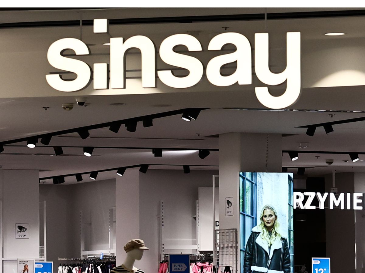 Cieplusi płaszcz teddy z Sinsay w odcieniu tiramisu za 139 zł! Totalny hit na zimę w stylu Włoszek