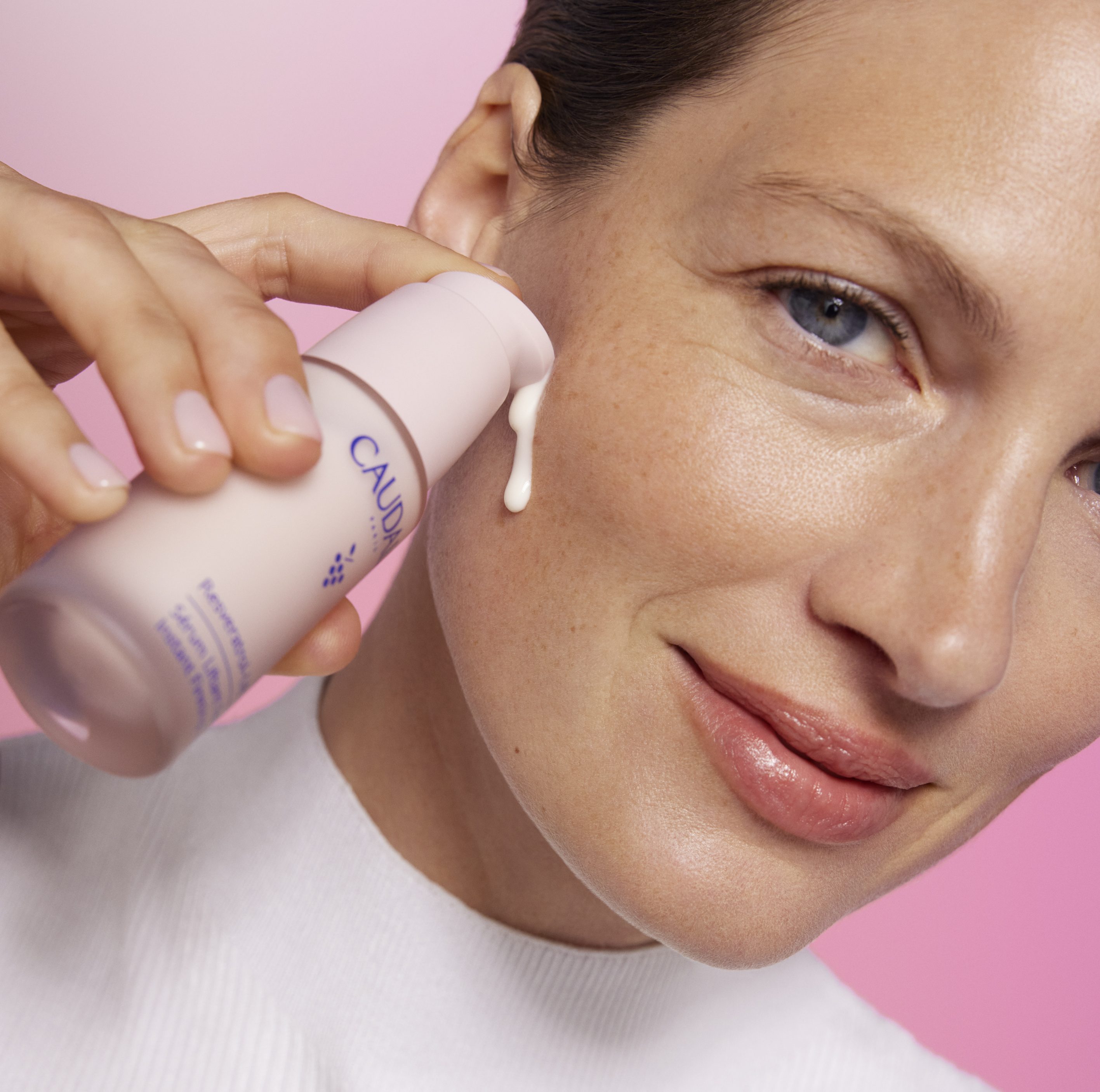9754-RVLIFT_Serum_Vanessa