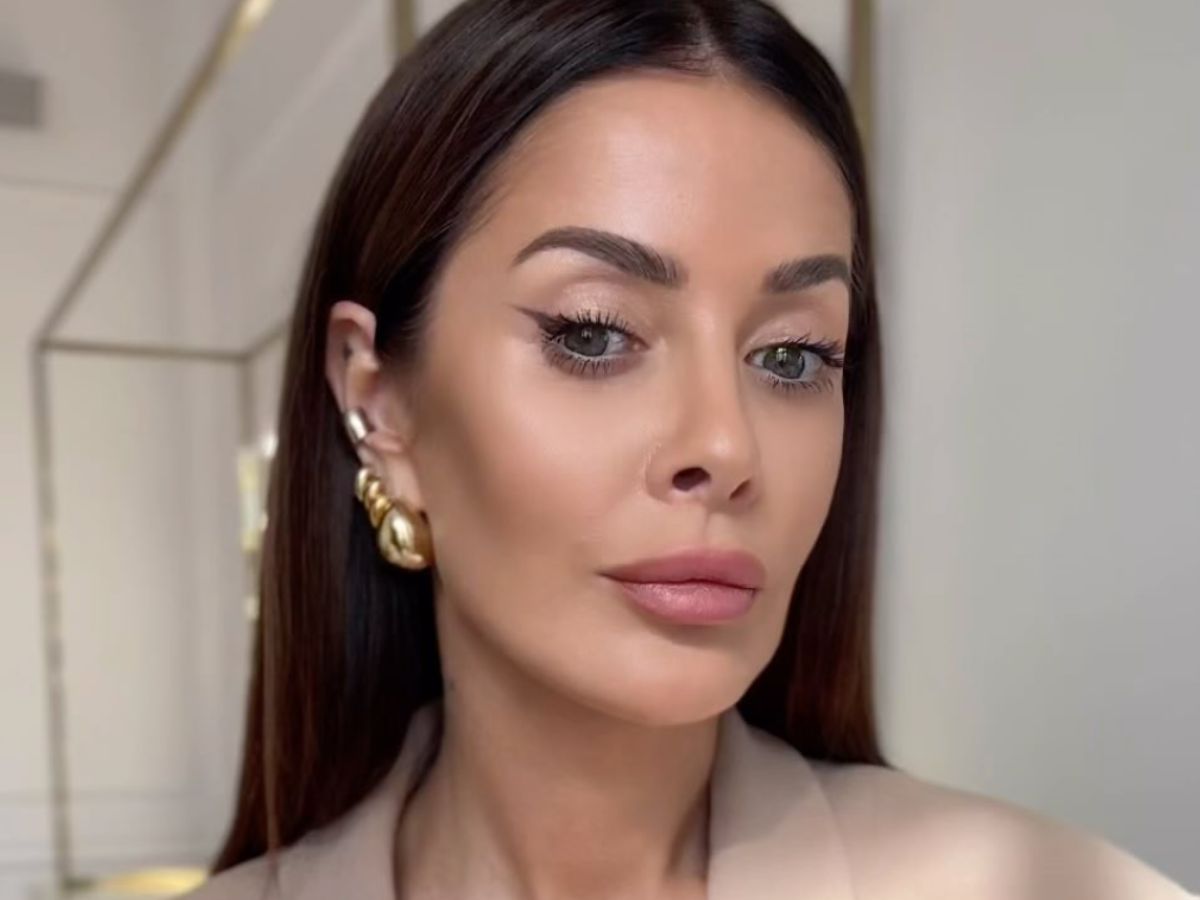 Magda Pieczonka poleca podkład w serum z efektem “drugiej skóry”! Nieziemsko bluruje pory