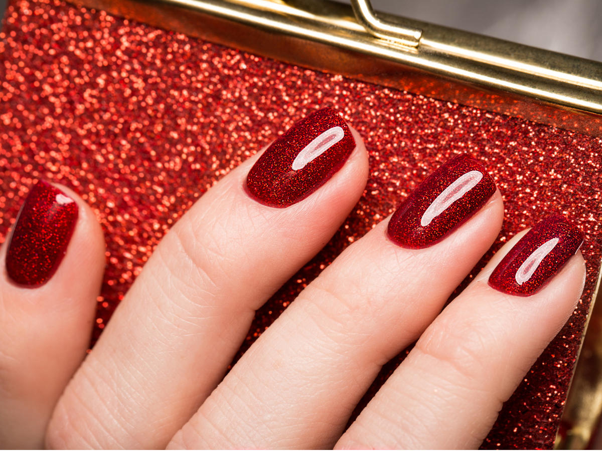 swirly ruby nails
