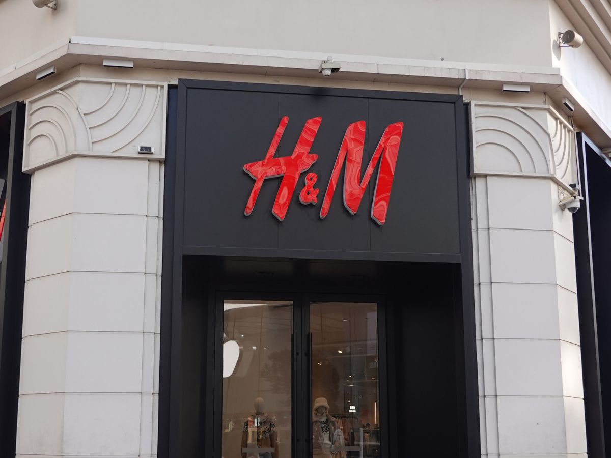 Tylko spójrz na ten ciepły i mięciutki dres z dzianiny z H&amp;M! "Cosy girls" będą go nosić przez całą zimę