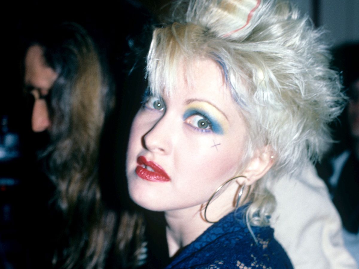 Makijaż lata 80. - Cyndi Lauper