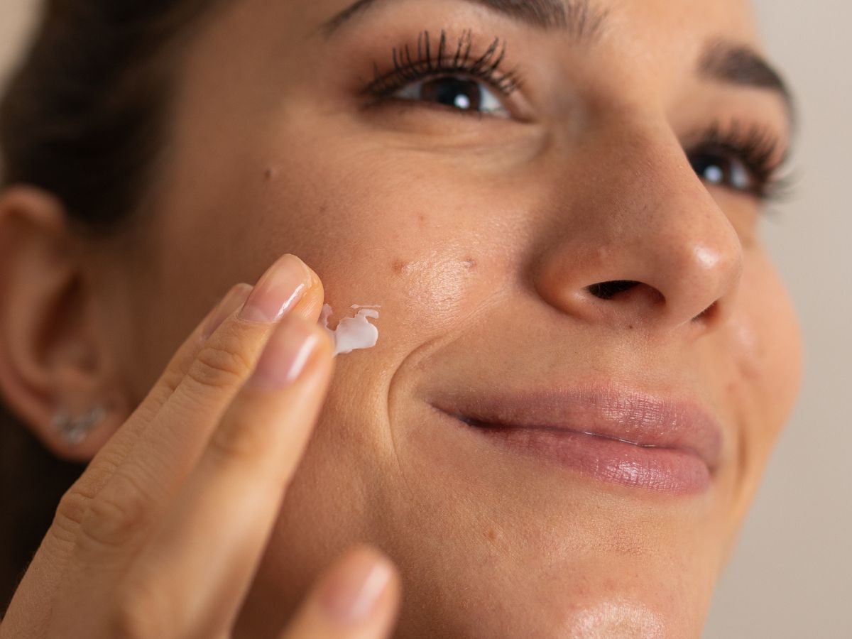 Nawilżająco-ochronny krem do twarzy SPF 50 Eveline Cosmetics - 2024-11-30T003405