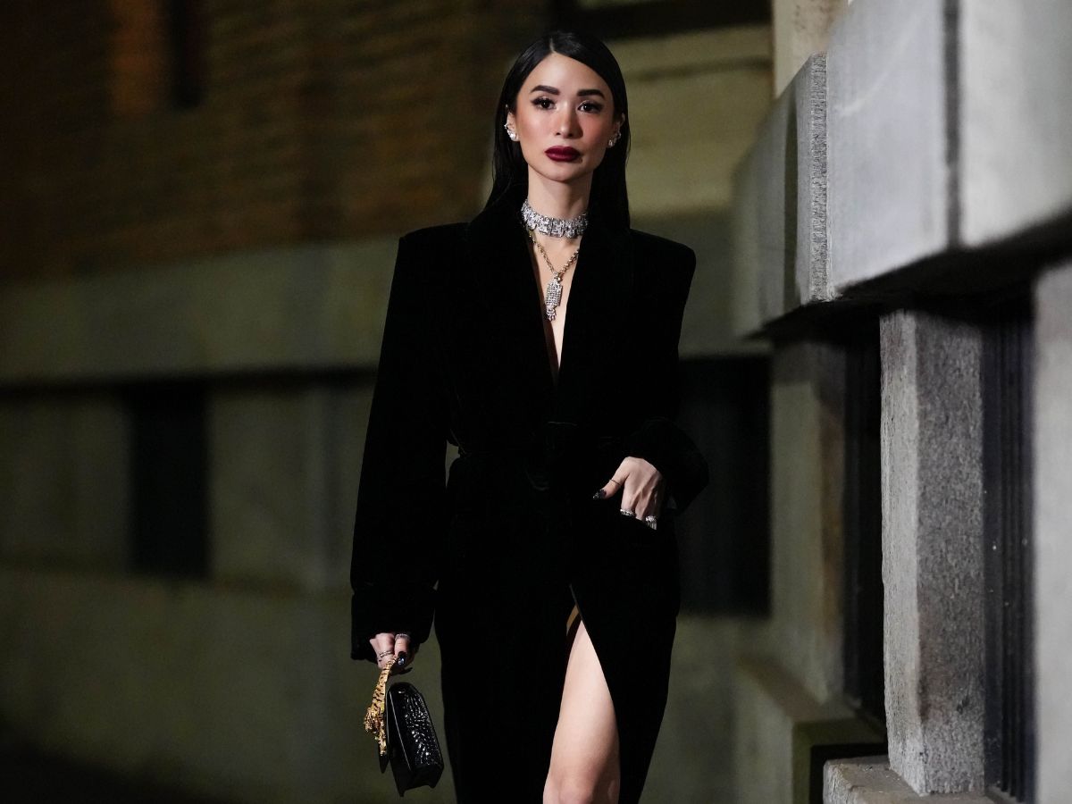 Wyszczuplająca sukienka w stylu demure