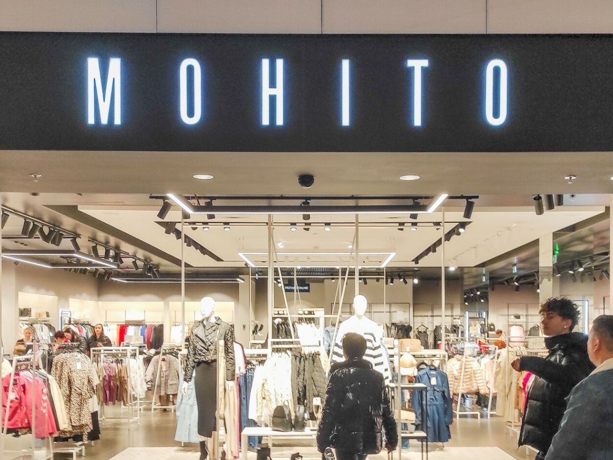 Rubinowa sukienka z Mohito