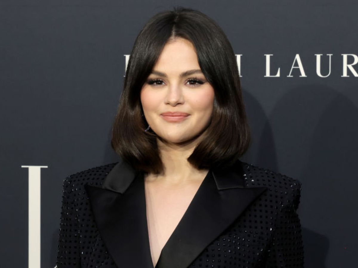 Cieplutkie futerko w kolorze "crème légère" Seleny Gomez