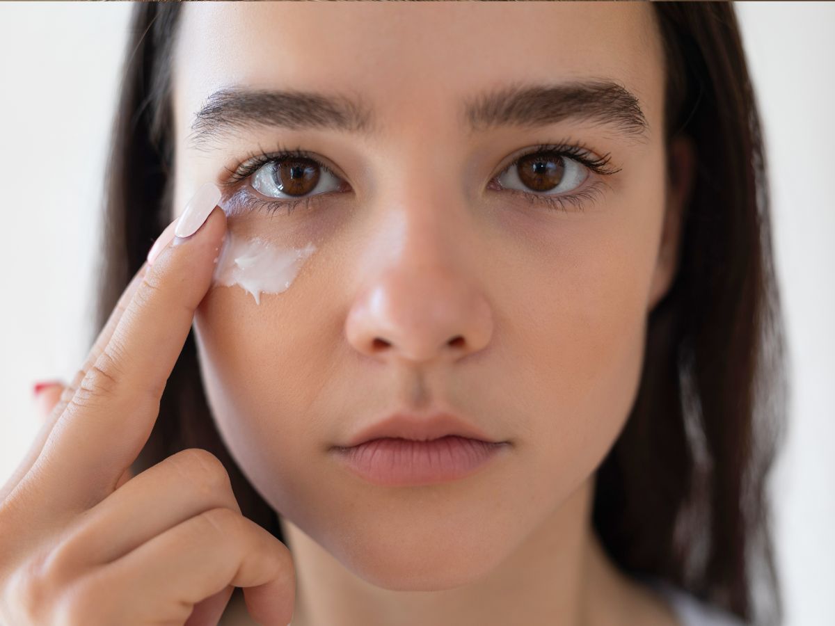 Nawilżająco-ochronny krem do twarzy SPF 50 Eveline Cosmetics - 2024-12-18T112920