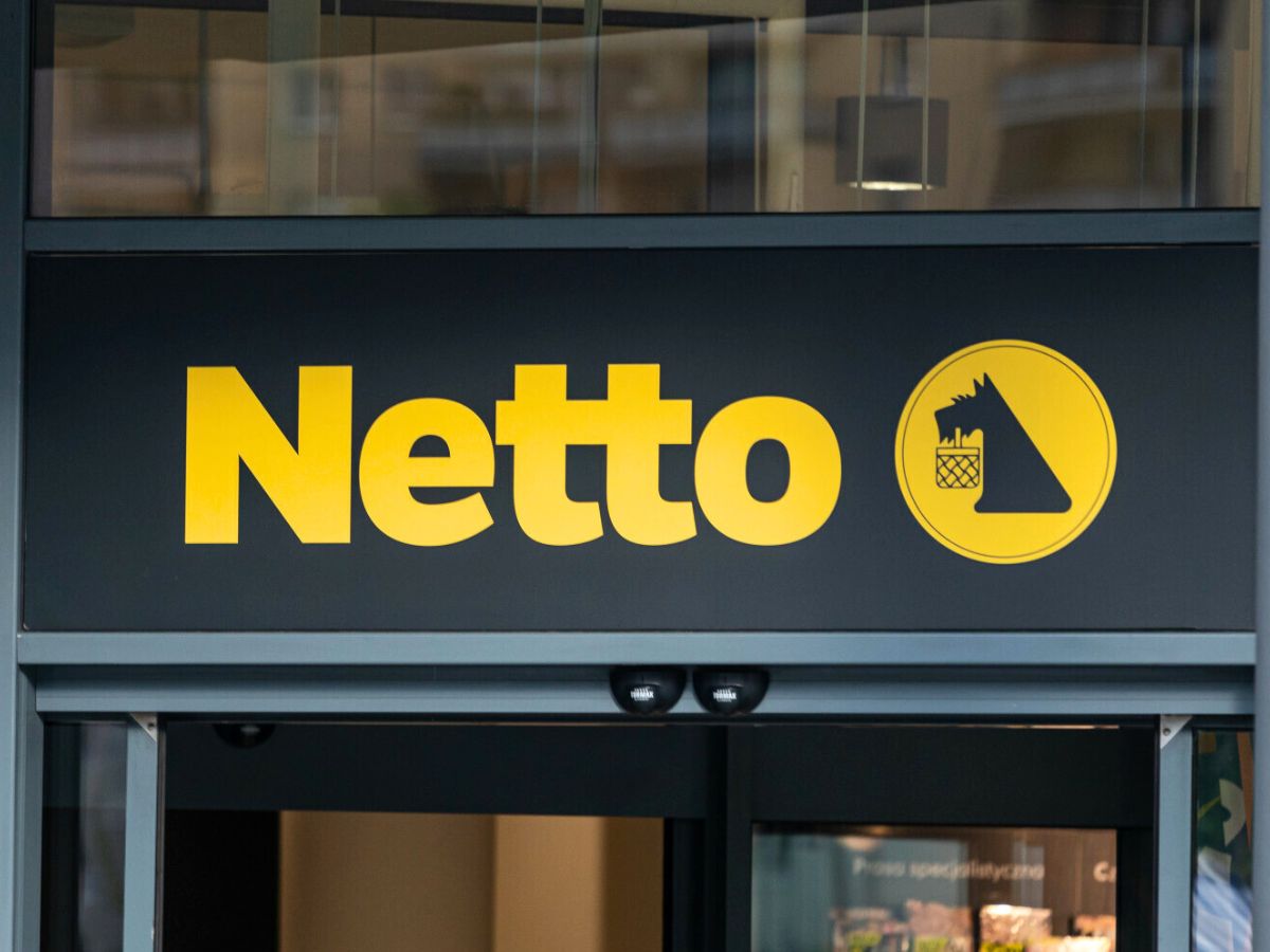 Uwielbiane perfumy na zimę za 13 zł w Netto! Zapach w stylu Black Opium to ideał do torebki