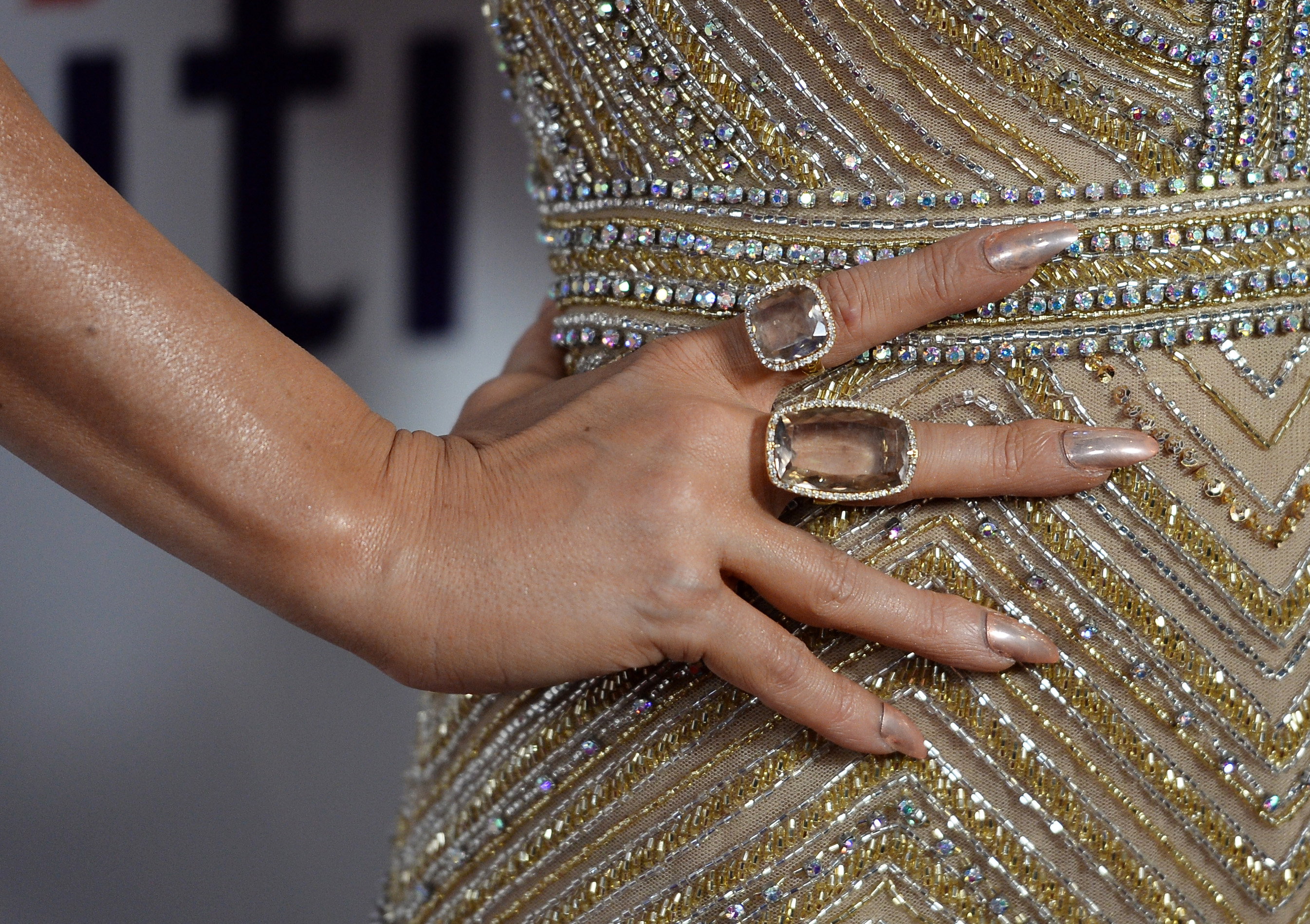 szklane paznokcie glass nails na styczeń 2025