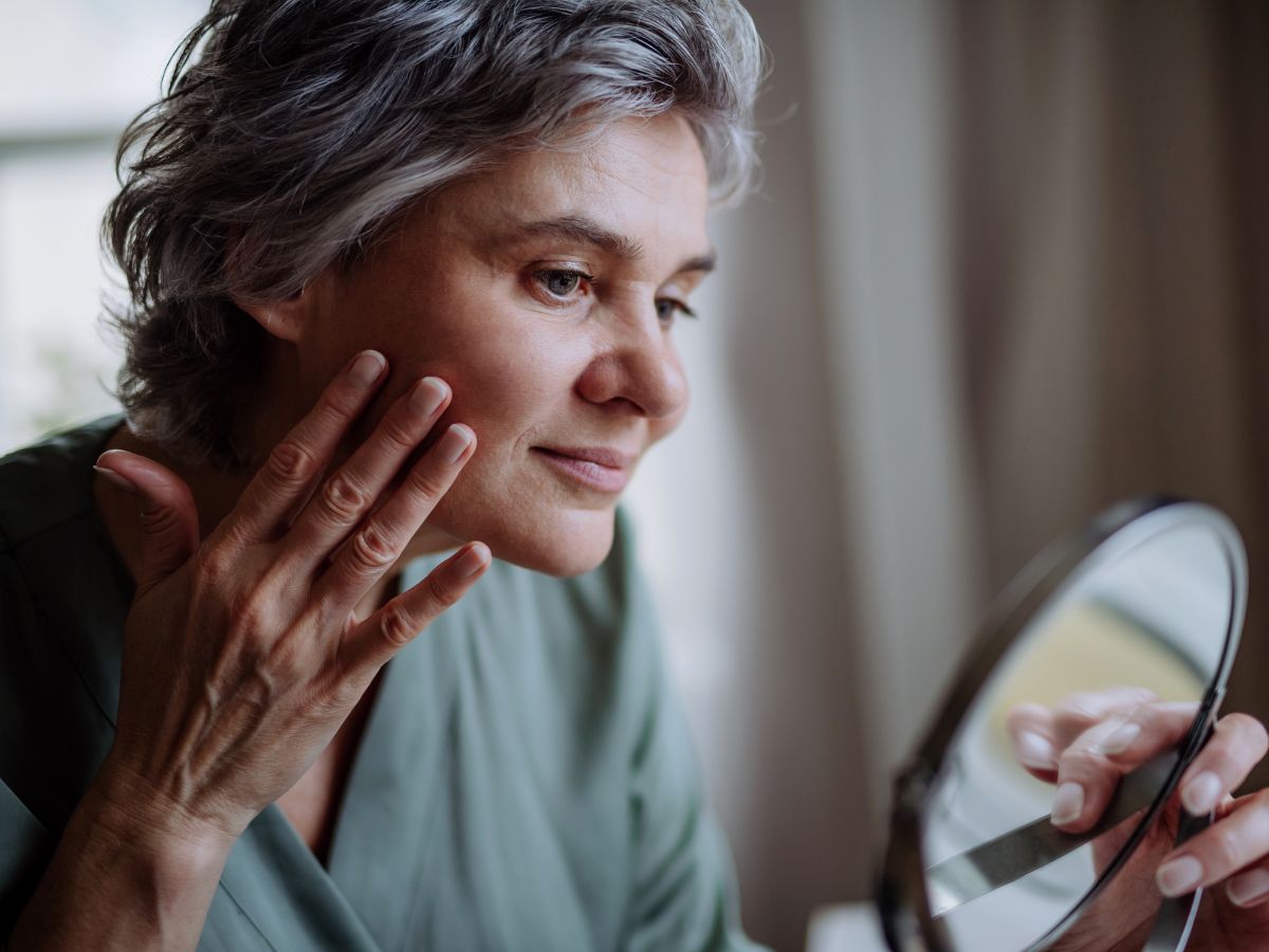 Postmenopauzalny krem przeciwzmarszczkowy z apteki